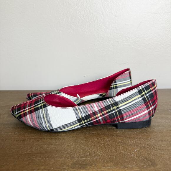 Isaac Mizrahi New York Amaya Plaid Flats Red Holiday Style 7 EUC - Picture 2 of 4